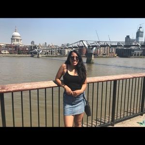 Meet your Posher, Andrea